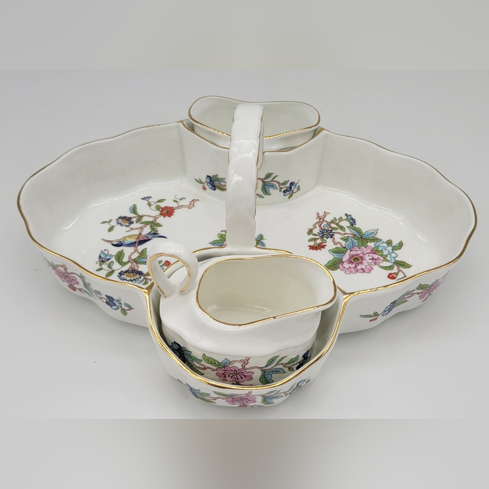 Aynsley Strawberry Basket Pembroke England Bone China